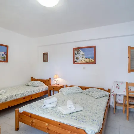 Prombona To Petrino Spiti Logaras