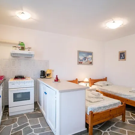 Prombona To Petrino Spiti Guest house 3*